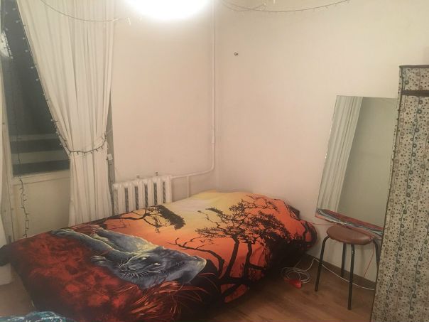 Сдам комнату в 2к квартире. 3 минуты от м. Медведково. Для 1 человека до 35 лет. В комнате есть диван, шкаф и комод. Холодильник и стиральная машина есть.В соседях я, собака йорк и молодой человек. <br>Аренда 16000 плюс коммунальные (1000) плюс депозит. Все вопросы в личку. - фото Фото: Сдам комнату в 2к квартире. 3 минуты от м. Медведково. Для 1 человека до 35 лет. В комнате есть диван, шкаф и комод. Холодильник и стиральная машина есть.В соседях я, собака йорк и молодой человек. <br>Аренда 16000 плюс коммунальные (1000) плюс депозит. Все вопросы в личку.