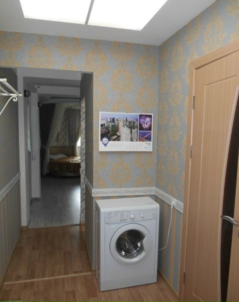 Профсоюзная, Нахимовский проспект, 63<br> Аренда 26.000 рублей<br>8-929-112-72-94<br> Студия полностью укомплектована. При входе мини-гардеробная, г-образный кухонный гарнитур с подсветкой на цоколе и по периметру верхних шкафчиков. Королевская круглая кровать с воздушным балдахином. Застеклённая лоджия с диванчиком.<br>На полу ламинат, потолок натяжной, глянцевый. На стенах фотообои и элементы декора в виде труб.<br>Прекрасное расположение дома, до метро мин 3 пешком, рядом остановки наземного транспорта. Много магазинов, салонов красоты, банков, кафе, аптек и прочие заведения. - фото Фото: Профсоюзная, Нахимовский проспект, 63<br> Аренда 26.000 рублей<br>8-929-112-72-94<br> Студия полностью укомплектована. При входе мини-гардеробная, г-образный кухонный гарнитур с подсветкой на цоколе и по периметру верхних шкафчиков. Королевская круглая кровать с воздушным балдахином. Застеклённая лоджия с диванчиком.<br>На полу ламинат, потолок натяжной, глянцевый. На стенах фотообои и элементы декора в виде труб.<br>Прекрасное расположение дома, до метро мин 3 пешком, рядом остановки наземного транспорта. Много магазинов, салонов красоты, банков, кафе, аптек и прочие заведения.