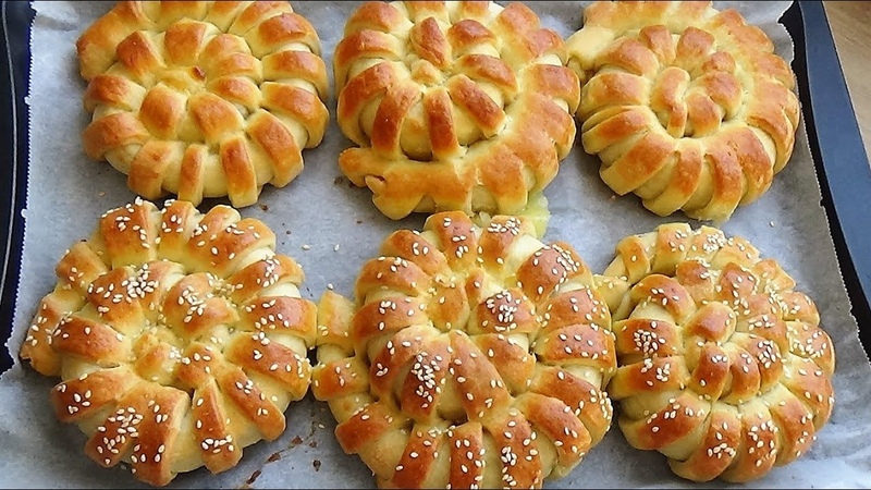 Slano pecivo punjeno testo se topi