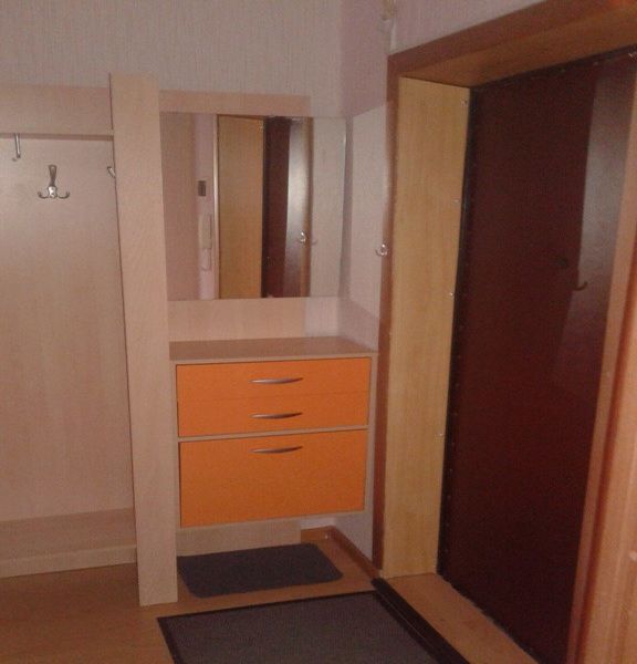 Фото: Метро Автозаводская. <br>Сдается уютная квартира в пешей доступности от метро. Со всеми удобствами. Стоимость 30000р + счетчики. Комиссия 50%. <br>Можно с животными и детьми. Агентам просьба не беспокоить. <br>тел 89255528061
