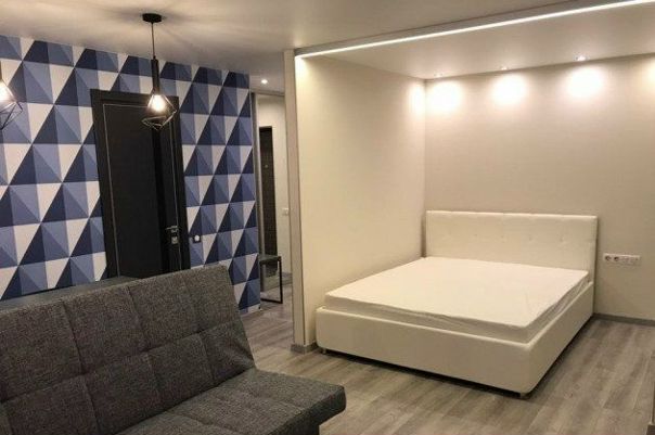 Фото: Академическая - 300 м <br>ул Дмитрия Ульянова, д. 23к1 <br>Сдается чистая, светлая и очень уютная студия. Отличное место расположение. Рядом школа, дет.сад, остановка, магазины. В квартире свежий ремонт. Мебель и техника вся остается как на фото. Все в хорошем состоянии. Есть все необходимое для комфортного проживания. Чистый подъезд, спокойные соседи. Проведен интернет и кабельное. Сдам чистоплотным и платежеспособным людям на длительный срок. Можно с детьми и с некрупными приученными к лотку либо к улице домашними животными. Квартира соответствует фото. Звоните. <br>Цена 29.000т.р <br>+7 (925) 270-82-24 Роберт