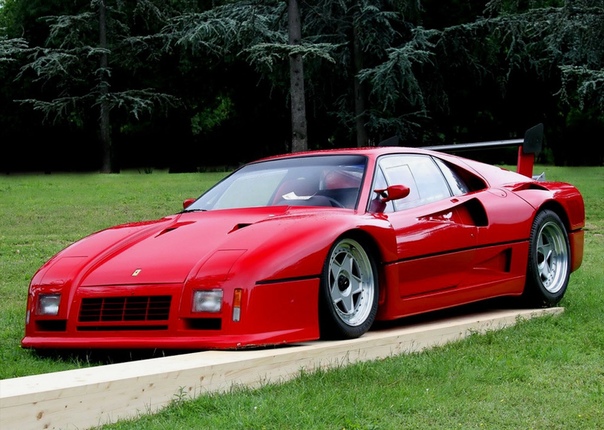 Ferrari F40. Его прощальный поклон 21 июля 1987 года в Маранелло торжественно представили новый Ferrari F40. Не просто последний из гарцующих жеребцов, созданный при жизни самого Энцо, многие не
