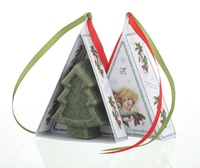 Натуральное твердое высокопенное туалетное мыло из смеси шести растительных масел с добавкой целебных растений и эфирных масел можжевельника, лаванды, шалфея мягко очистит кожу и укрепит ее защитные свойства. Легкий хвойный аромат окутает свежестью и поднимет настроение. Для ежедневного умывания лица и тела. Не сушит, не стягивает кожу. Мыло упаковано в подарочную коробочку, сверху закрыто прозрачной пластиковой крышкой.  250р