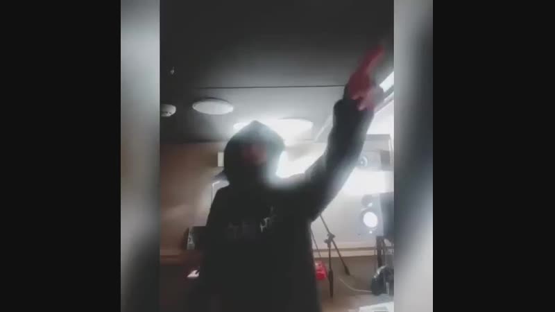 Баек Плюхо танцует