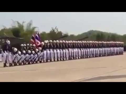 Солдаты танцует это нереально!