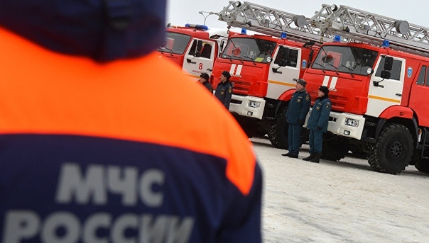 В Югре обрушился мост В Нефтеюганском районе Ханты-Мансийского автономного округа обрушился мост, сообщили РИА Новости в МЧС. В результате обрушения моста в Ханты-Мансийском автономном округе
