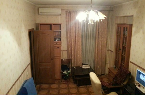 Фото: Без агентств.<br>Без комиссий.<br>Собственник хороший!!!<br>Большую часть года провожу за границей, не лезу в вашу жизнь без крайней необходимости, цену не повышаю. <br>Сдаю однокомнатную квартиру , в центре города, до метро Бауманская 7 минут пешком. <br>Квартира в хорошем состоянии, окна ПВХ, интернет, г/х вода, кондиционер (хотя в данное время он вообще не нужен, но летом это классная штука.<br>Все для комфортного проживания имеется. <br>35.000+счётчик и залог за последний месяц))<br>Звоните +79774624800 Егор<br> Долматов