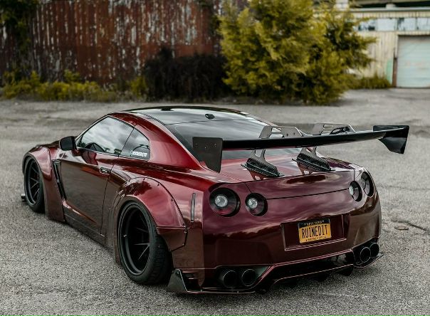 Nissan GT-R 