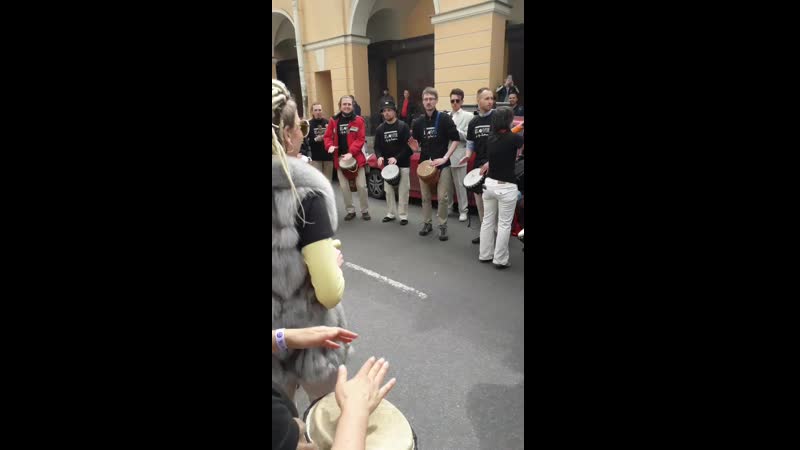 парад барабанов