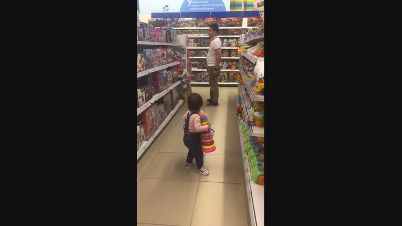 Игрушки ворует 😜😜