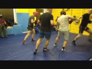 Тренировка групповые поединки. Один против группы, стенка на стенку