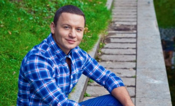 александр олешко александр олешко – популярный телеведущий и актер, известный в основном по комедийным картинам. но в его биографии можно найти разноплановые роли не только в кадре, но и на