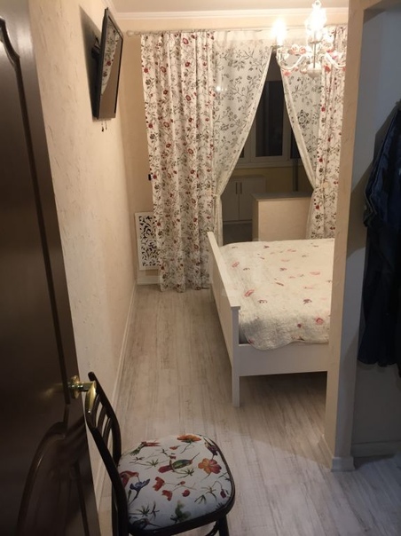 ПРОДАЕТСЯ 3 КОМНАТНАЯ КВАРТИРА 65 М2, <br>ЦЕНА 2 300 000 РУБ.<br>Саратовская обл. г. Энгельс, Воронежская, д.63<br><br>Шикарная квартира за такую стоимость!<br>Просторная,светлая и достаточно тёплая 3-х комнатная квартира на 1 этаже 6 этажного панельного дома. В квартире современный качественный ремонт из натуральных материалов. Все стены - декоративная штукатурка. На кухне дорогая мебель, столешница из искусственного камня. Лоджия довольно просторная и застеклена. Коридор на 2 квартиры, в котором также сделан ремонт. В шаговой доступности от дома присутствует гараж на 2 машины (за отдельную плату). <br><br>+7 (967) 80 488 70 <br>+7 (929) 777 86 19 (Виталий) - фото Фото: ПРОДАЕТСЯ 3 КОМНАТНАЯ КВАРТИРА 65 М2, <br>ЦЕНА 2 300 000 РУБ.<br>Саратовская обл. г. Энгельс, Воронежская, д.63<br><br>Шикарная квартира за такую стоимость!<br>Просторная,светлая и достаточно тёплая 3-х комнатная квартира на 1 этаже 6 этажного панельного дома. В квартире современный качественный ремонт из натуральных материалов. Все стены - декоративная штукатурка. На кухне дорогая мебель, столешница из искусственного камня. Лоджия довольно просторная и застеклена. Коридор на 2 квартиры, в котором также сделан ремонт. В шаговой доступности от дома присутствует гараж на 2 машины (за отдельную плату). <br><br>+7 (967) 80 488 70 <br>+7 (929) 777 86 19 (Виталий)