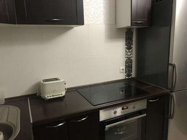 Вернадского проспект, 91 к2 <br>Цена: 30.000 рублей. <br>Звоните 89265170930 <br>Сдам на длительный срок теплую, просторную однокомнатную квартиру площадью 41,3 кв. м. Лоджия 7,3 кв.м. Есть всё необходимое из мебели и бытовой техники (Телевизор, кабельное ТВ, Холодильник, стиральная машина, Эл.плита, микроволновая печь, чайник). Кровать с ортопедическим матрасом. В квартире установлен Кондиционер, встроенный шкаф.Рядом с домом хорошая транспортная развязка как для владельцев автомобилей так и для пешеходов. Так же рядом с домом находится метро Юго Западная буквально 500 метров. Депозит (возвращается после окончания срока аренды). Плюс оплата всех коммунальных платежей( электроэнергия и вода), а также – за интернет и кабельное телевидение, в случае пользования. - фото Фото: Вернадского проспект, 91 к2 <br>Цена: 30.000 рублей. <br>Звоните 89265170930 <br>Сдам на длительный срок теплую, просторную однокомнатную квартиру площадью 41,3 кв. м. Лоджия 7,3 кв.м. Есть всё необходимое из мебели и бытовой техники (Телевизор, кабельное ТВ, Холодильник, стиральная машина, Эл.плита, микроволновая печь, чайник). Кровать с ортопедическим матрасом. В квартире установлен Кондиционер, встроенный шкаф.Рядом с домом хорошая транспортная развязка как для владельцев автомобилей так и для пешеходов. Так же рядом с домом находится метро Юго Западная буквально 500 метров. Депозит (возвращается после окончания срока аренды). Плюс оплата всех коммунальных платежей( электроэнергия и вода), а также – за интернет и кабельное телевидение, в случае пользования.