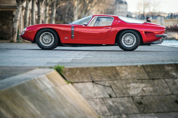 Очень редкие :1964 Iso Grifo A3/C Класс: grand tourer Тип кузова: 2-door coupe Двигатель: V8 5.4 L Мощность: 350 л.с. КПП: МКПП-4 Привод: задний Компоновка: переднемоторная Тип топлива: бензин