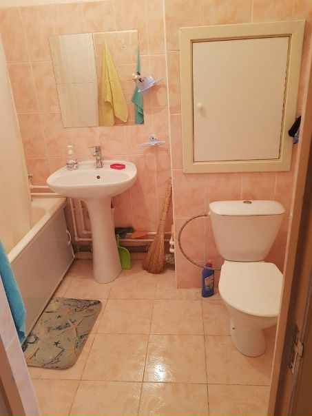 Фото: Сдается место в комнате для девушек,проживать будем в 3.( цена-11667)Вся бытовая техника и интернет есть. Предоплата за 1 месяц.Срочно. Заехать можно уже сегодня.<br>Рядом метро речной вокзал, 7 минут пешком.