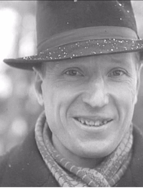 Сегодня, 15 декабря, 95-летний юбилей отмечает легенда советского спорта Виктор Шувалов Его карьера в хоккее началась в 1947 году. Спустя три года Виктор оказался одним из немногих игроков ХК