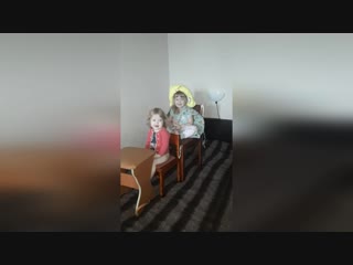 Вася и Стася сделали машину