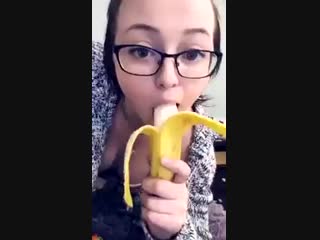 snyala-s-sebya-trusiki-i-nachala-ih-oblizivat-smotret-porno-aziatki-konchayut-parnyu-v-rot