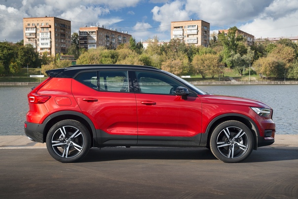Кроссовер — не приговор. Тест Jaguar E-Pace против Volvo XC40. Хорошо упакованный премиум-кроссовер как способ сгладить автомобильную зрелость. Работает лиСегодня ты рассекаешь на эгоистичном