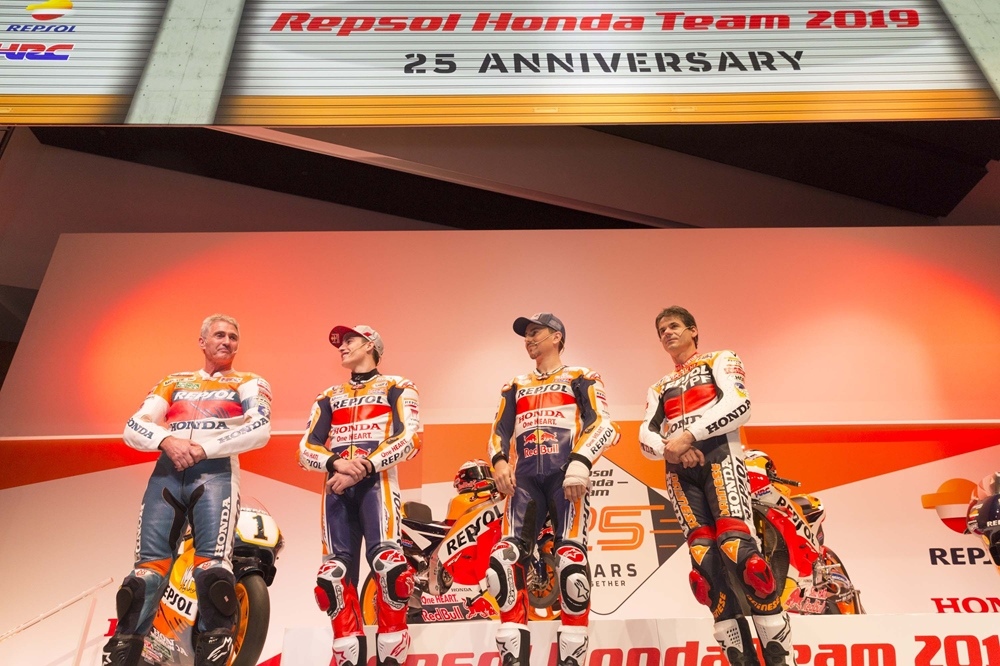 Фотографии с презентации команды Repsol Honda