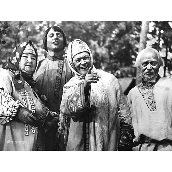 Татьяна Пельтцер - Бабушка всея Руси сегодня ее день рождения Ваш любимый фильм с этой актрисой .Спасибо за и подписку.На экране она обычно была в образе невзрачной старушки, зато в свободное