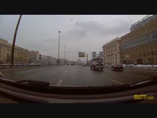 Зажали девушку