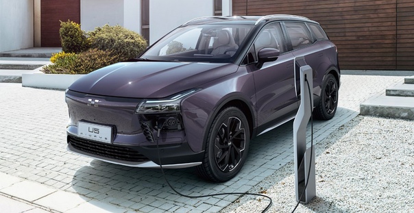 Кроссовер Aiways U5 работы Роланда Гумперта: серийная верси Фото: autohome.com.cn фирма-производительКомпания Aiways основана в феврале 2017 года бывшими топ-менеджерами концерна SAIC и