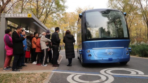 Беспилотники готовы рвануть на дороги. Переход на автономный режим избавит от пробок, сэкономит миллиарды долларов и сохранит миллионы жизней. А ещё лишит работы, спровоцирует киберпреступность