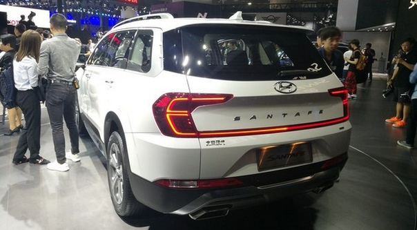 Другой Hyundai Santa Fe: он больше и у него есть сканеры отпечатка пальца. Компания Хёндэ представила кроссовер нового поколения, предназначенный для китайского рынка. «Поднебесный» паркетник