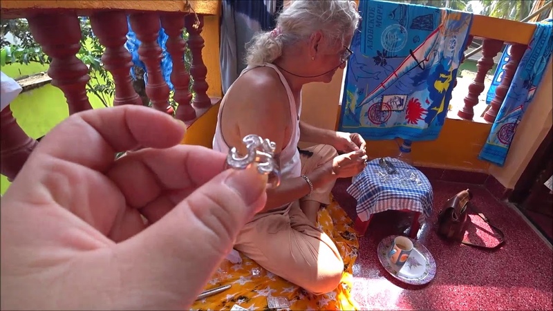 СЕРЕБРЯНЫЕ КОЛЕЧКИ ОМ С ЦИРКОНОМ.