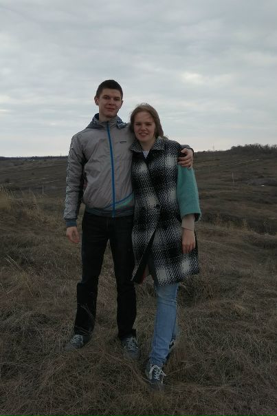 Всем привет! Мы - молодая пара, Федор и Полина, 21 год, хотим снимать двухкомнатную квартиру напополам с такими же молодыми, энергичными, амбициозными.<br>Оба работаем, график 5/2. Без вредных привычек. Против затяжных ночных тусовок, т.к. после работы хочется отдохнуть у себя дома.<br>Наш бюджет до 25000 за все.<br>Рассматриваем север, северо-запад, северо-восток Москвы, расстояние до метро - не более 20 минут пешком.<br>Хотим найти соседей, с которыми будет приятно пообщаться после тяжёлого рабочего дня, отдохнуть на выходных. <br>Есть несколько условий: без вредных привычек, детей и животных, не шумные. <br>Пишите, будем рады познакомиться)<br> - фото Фото: Всем привет! Мы - молодая пара, Федор и Полина, 21 год, хотим снимать двухкомнатную квартиру напополам с такими же молодыми, энергичными, амбициозными.<br>Оба работаем, график 5/2. Без вредных привычек. Против затяжных ночных тусовок, т.к. после работы хочется отдохнуть у себя дома.<br>Наш бюджет до 25000 за все.<br>Рассматриваем север, северо-запад, северо-восток Москвы, расстояние до метро - не более 20 минут пешком.<br>Хотим найти соседей, с которыми будет приятно пообщаться после тяжёлого рабочего дня, отдохнуть на выходных. <br>Есть несколько условий: без вредных привычек, детей и животных, не шумные. <br>Пишите, будем рады познакомиться)<br>