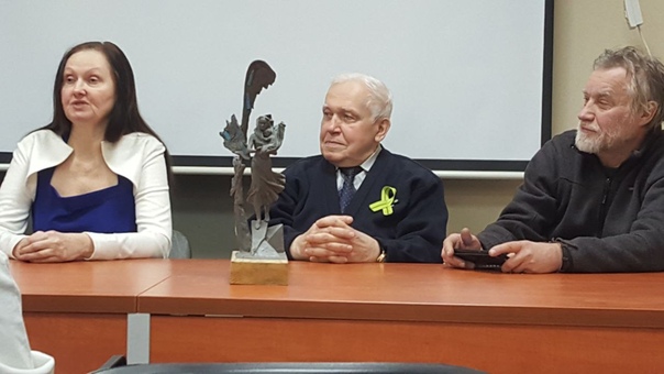 В Покровской больнице заложили памятник блокаднице.