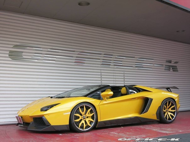 Lamborghini Aventador Roadster 