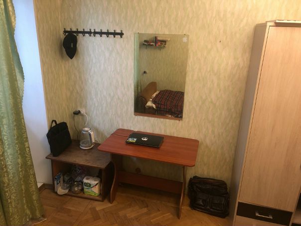 Доброго времени суток, друзья! Сдается изолированная комната в 3х комнатной квартире. Расположение: м. Текстильщики, 12 минут пешком. <br>В комнате есть удобный раскладной диван, шкаф, стол, вешало для одежды, а также большой подоконник, балкон. В квартире есть все базовые удобства: микроволновка, стиральная машина, плита. <br>Рядом с квартирой несколько продуктовых магазинов (перекресток, пятерочка..), аллея с живописным прудом. В шаговой доступности 2 парка (Кузьминки, Люблинский). <br>Соседи: два интеллигентных мужчины, в основном все время находятся на работе. <br>Заселение возможно с 20.05.2019. <br>По оплате: 16500 в месяц+ вода и электричество по счетчикам (не более 700 р.мес.), залог 16500, разбивается на 2 месяца. Комиссия отсутствует! <br>Готов показать комнату в будние дни с 19 30 до 21 00, либо в любое время в выходные.<br><br> Долгополов - фото Фото: Доброго времени суток, друзья! Сдается изолированная комната в 3х комнатной квартире. Расположение: м. Текстильщики, 12 минут пешком. <br>В комнате есть удобный раскладной диван, шкаф, стол, вешало для одежды, а также большой подоконник, балкон. В квартире есть все базовые удобства: микроволновка, стиральная машина, плита. <br>Рядом с квартирой несколько продуктовых магазинов (перекресток, пятерочка..), аллея с живописным прудом. В шаговой доступности 2 парка (Кузьминки, Люблинский). <br>Соседи: два интеллигентных мужчины, в основном все время находятся на работе. <br>Заселение возможно с 20.05.2019. <br>По оплате: 16500 в месяц+ вода и электричество по счетчикам (не более 700 р.мес.), залог 16500, разбивается на 2 месяца. Комиссия отсутствует! <br>Готов показать комнату в будние дни с 19 30 до 21 00, либо в любое время в выходные.<br><br> Долгополов