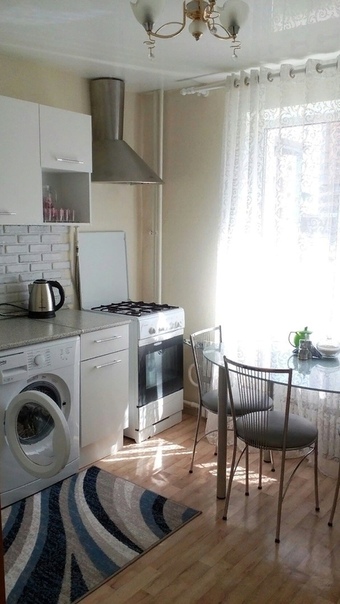 Фото:  Царицыно 11 мин. пеш. <br>Москва г, Кавказский б-р 29 к3 <br>26000 руб/мес. <br>89058323163 <br>Сдаю светлую и уютную однокомнатную квартиру на длительный срок порядочным, аккуратным людям (без животных). Площадь – 33.5 кв. м. Всё необходимое в шаговой доступности: автобусная остановка (2 минуты), круглосуточные магазины, аптеки, недорогая столовая, школа, детский сад. Квартира оборудована современной мебелью и бытовой техникой, есть Wi-Fi.Заезжай и живи. Соседи дружелюбные
