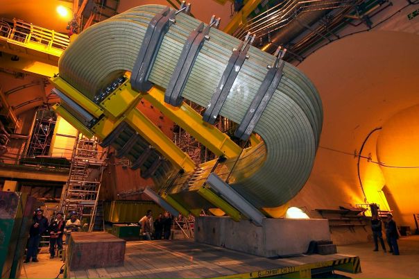 Физики из CERN обнаружили две новые частицы
