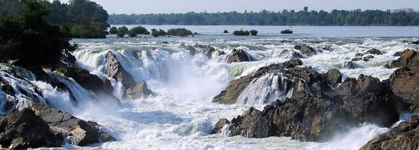 Водопад Кон (Кхон) Самый широкий в мире водопад - водопад Кон (Кхон) находится на реке Меконг - границе Лаоса и Кампучии (12-13 км). Ширина площади его стока более 12,5 километров. Водопад Кон