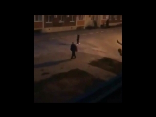 В Волжском пьяный расстрелял из пистолета за громкую музыку в машине