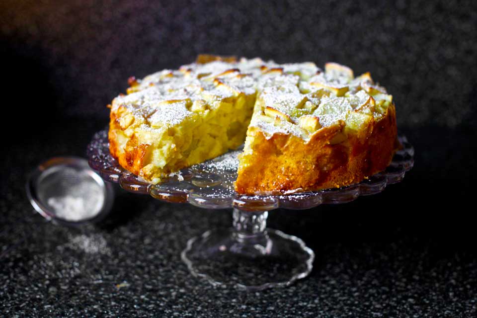 Английская Шарлотка с яблоками с рецептом