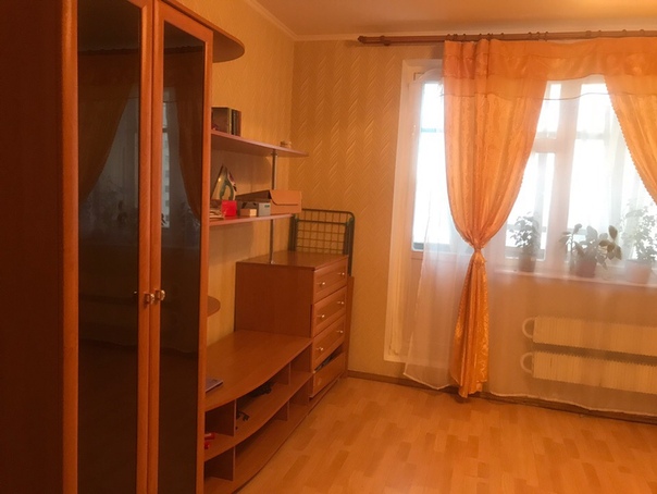Фото: Срочно ищу на подселение девушку-женщину в однокомнатную квартиру.Квартира в шаговой доступности от метро Перово(10-15мин).<br>Оплата с учетом к.у. 15000<br>Мадина 89162688693<br><br> Иванова