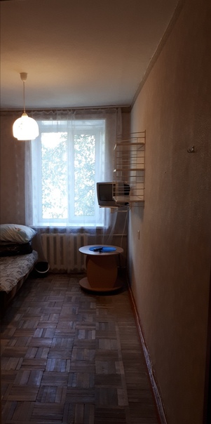 Спб сдаётся<br>комната в 4-ех комнатной кв-ре. 10500р, к у и интернет включены. Для одной ДЕВУШКИ- женщины. <br>В комнате диван и шкаф, стол. В квартире стиралка, инет. 10 минут пешком от метро проспект ВЕТЕРАНОВ. От собственника. 89046011813 - фото Фото: Спб сдаётся<br>комната в 4-ех комнатной кв-ре. 10500р, к у и интернет включены. Для одной ДЕВУШКИ- женщины. <br>В комнате диван и шкаф, стол. В квартире стиралка, инет. 10 минут пешком от метро проспект ВЕТЕРАНОВ. От собственника. 89046011813
