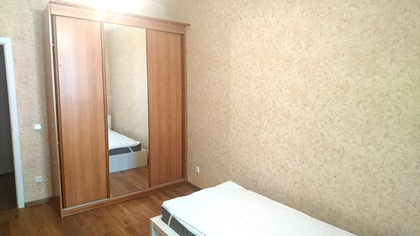 Сдам изолированную комнату 13 кв.м без подселения в двухкомнатную квартиру для девушек<br> славянской внешности. <br>Может жить как одна, так и вдвоём с подругой. <br>Плата за комнату 18000 рублей сюда включена коммуналка, дополнительных плат нет.<br> Из комнаты есть выход на собственную застекленную лоджию.<br> Квартира просторная (толкаться не будем). В соседней комнате проживают работающие девушки.<br> Ищем платежеспособных, чистоплотных, порядочных девушек. Квартира в новом 45 этажном доме<br> с муниципальным ремонтом,две лоджии, раздельный санузел, огромная кухня. Есть холодильник,<br> стиралка, микроволновка, все что нужно в быту. В пешей доступности (8 минут)<br> станция Бирюлево-пассажирское - 23 минуты и вы на Павелецком вокзале (в центре).<br> Ближайшее метро Царицыно ( на автобусе 15 минут).<br> Рядом магазины, базар, фитнес клуб 5 минут. - фото Фото: Сдам изолированную комнату 13 кв.м без подселения в двухкомнатную квартиру для девушек<br> славянской внешности. <br>Может жить как одна, так и вдвоём с подругой. <br>Плата за комнату 18000 рублей сюда включена коммуналка, дополнительных плат нет.<br> Из комнаты есть выход на собственную застекленную лоджию.<br> Квартира просторная (толкаться не будем). В соседней комнате проживают работающие девушки.<br> Ищем платежеспособных, чистоплотных, порядочных девушек. Квартира в новом 45 этажном доме<br> с муниципальным ремонтом,две лоджии, раздельный санузел, огромная кухня. Есть холодильник,<br> стиралка, микроволновка, все что нужно в быту. В пешей доступности (8 минут)<br> станция Бирюлево-пассажирское - 23 минуты и вы на Павелецком вокзале (в центре).<br> Ближайшее метро Царицыно ( на автобусе 15 минут).<br> Рядом магазины, базар, фитнес клуб 5 минут.