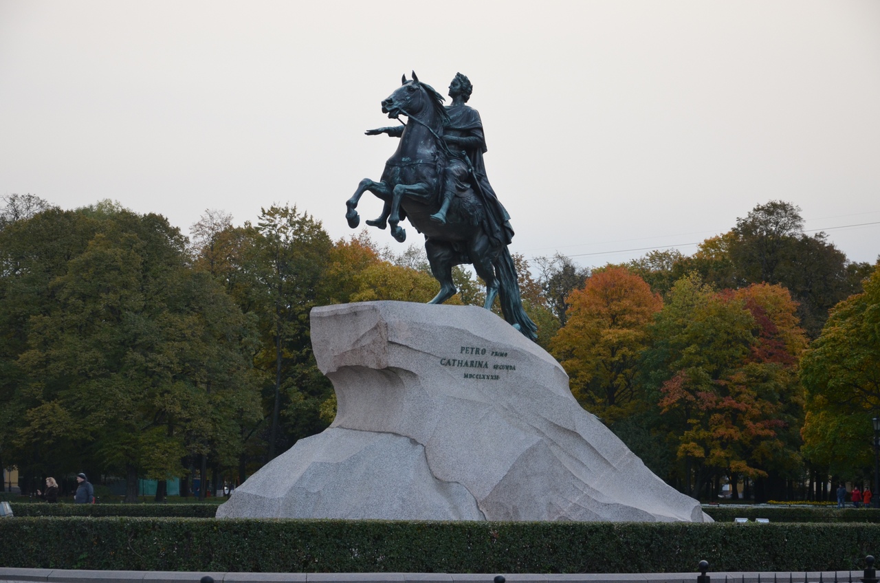 EA6FACDWCHc Сенатская площадь в Санкт-Петербурге.