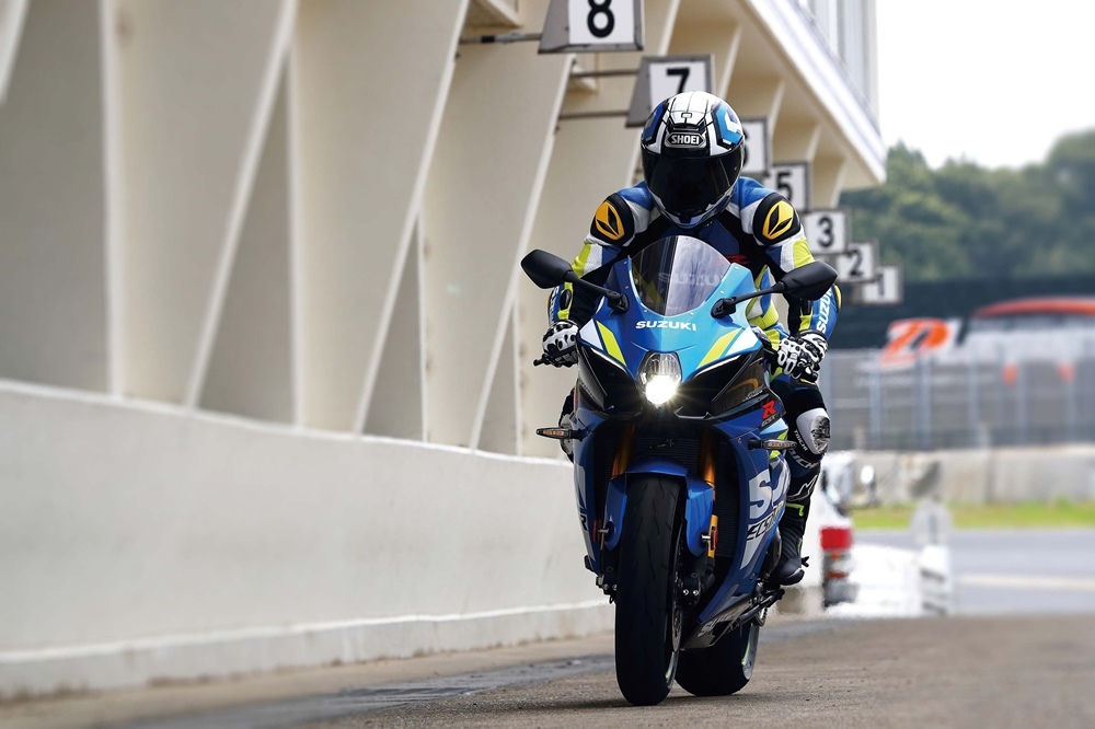 Обновленный супербайк Suzuki GSX-R1000 2019