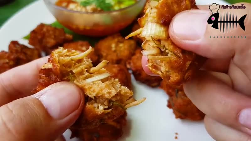 ทอดมันหัวปลีหมูสับ หอมเครื่องพริกแกง