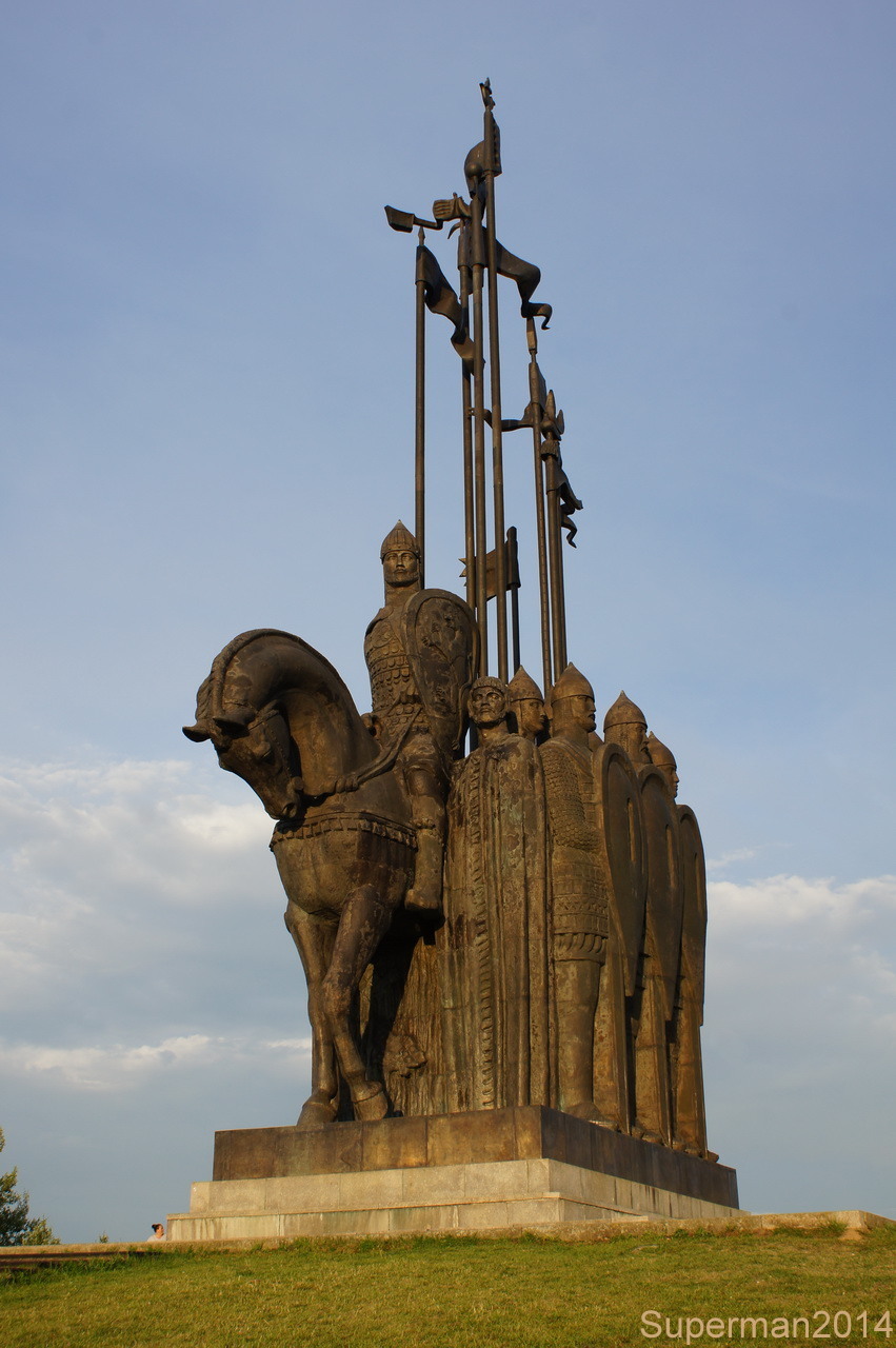 Вечерний Псков городе, находится, только, террора, Совета, городу, вечернему, расправы, памятник, Псковский, ПСБутенко, парапланеристов, крепостной, августа, казней, через, Псковы, проект, буквально, значения