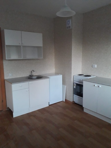 Парнас. Заречная 45к2. Большая студия. 15 т.р.+ КУ. 89650979755. <br>В квартире кухонный гарнитур, плита и холодильник. Остальное обсуждается. Большая комната и отдельная гардеробная. - фото Фото: Парнас. Заречная 45к2. Большая студия. 15 т.р.+ КУ. 89650979755. <br>В квартире кухонный гарнитур, плита и холодильник. Остальное обсуждается. Большая комната и отдельная гардеробная.