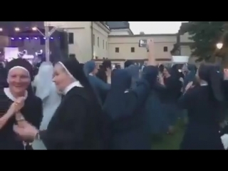 Дискотека у монахинь в Голландии
