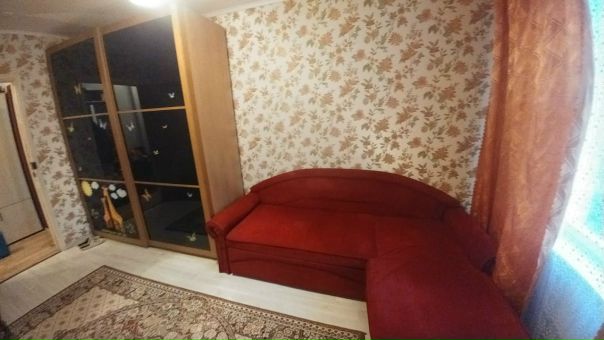 АЛЕКСАНДР . / ДЕПОЗИТ РАЗБИВАЕМ . / КОСМЕТИЧЕСКИЙ РЕМОНТ / ул. Булатниковская 5к4. Хорошая комната в 2-х комнатной квартире в самом популярном месте Бирюлево-западное. Комната укомплектована всей необходимой мебелью и техникой: СМА, Холодильник, эл. чайник, СВЧ, телевизор, пылесос и т.д. Район с развитой инфраструктурой: школы, детские сады, бассейн, ТЦ, кинотеатр, куча магазинов, огромный Дендропарк, скверы. + в районе 0-й уровень преступности(для тех кому небезразлична безопасность). Транспортная доступность: до метро Царицино 12 минут на транспорте, до метро Пражская 10 минут на транспорте, в пешей доступности станция Бирюлево Пассажирская 20 минут и вы в центре. Ищем порядочных платежеспособных клиентов. Для клиентов с животными (ЦЕНА ДОГОВОРНАЯ).<br><br> - фото Фото: АЛЕКСАНДР . / ДЕПОЗИТ РАЗБИВАЕМ . / КОСМЕТИЧЕСКИЙ РЕМОНТ / ул. Булатниковская 5к4. Хорошая комната в 2-х комнатной квартире в самом популярном месте Бирюлево-западное. Комната укомплектована всей необходимой мебелью и техникой: СМА, Холодильник, эл. чайник, СВЧ, телевизор, пылесос и т.д. Район с развитой инфраструктурой: школы, детские сады, бассейн, ТЦ, кинотеатр, куча магазинов, огромный Дендропарк, скверы. + в районе 0-й уровень преступности(для тех кому небезразлична безопасность). Транспортная доступность: до метро Царицино 12 минут на транспорте, до метро Пражская 10 минут на транспорте, в пешей доступности станция Бирюлево Пассажирская 20 минут и вы в центре. Ищем порядочных платежеспособных клиентов. Для клиентов с животными (ЦЕНА ДОГОВОРНАЯ).<br><br>